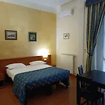 Opera Italian بيت ضيافة 3*