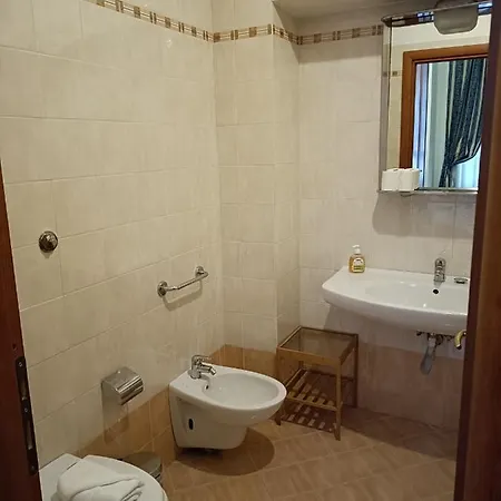 בית הארחה Opera Italian