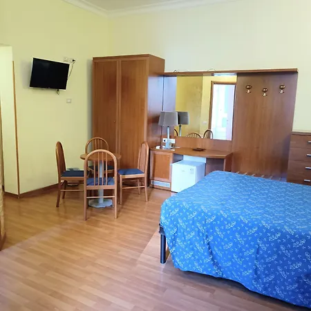 Opera Italian Guest house Rome