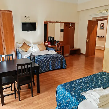 Pensión Opera Italian 3*
