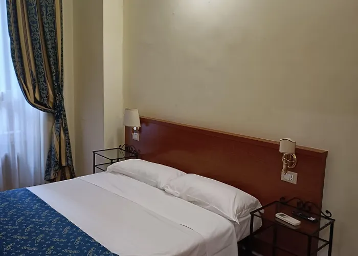 Opera Italian 招待所 3*