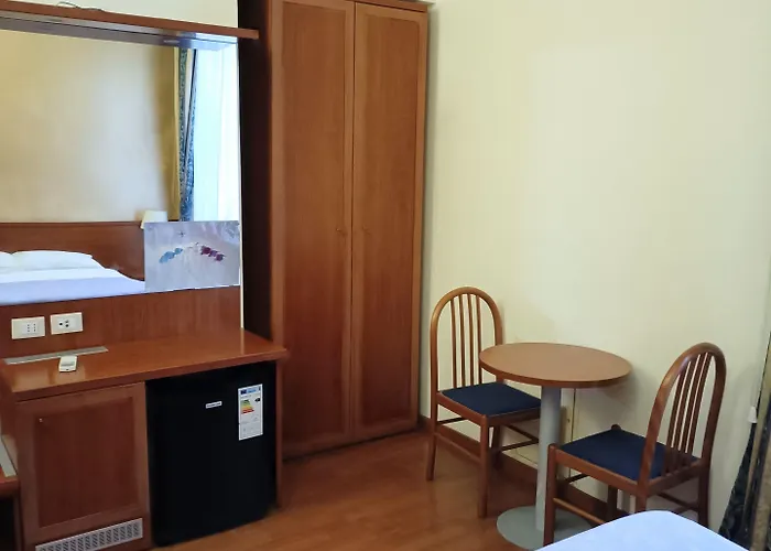 Opera Italian Affittacamere 3*